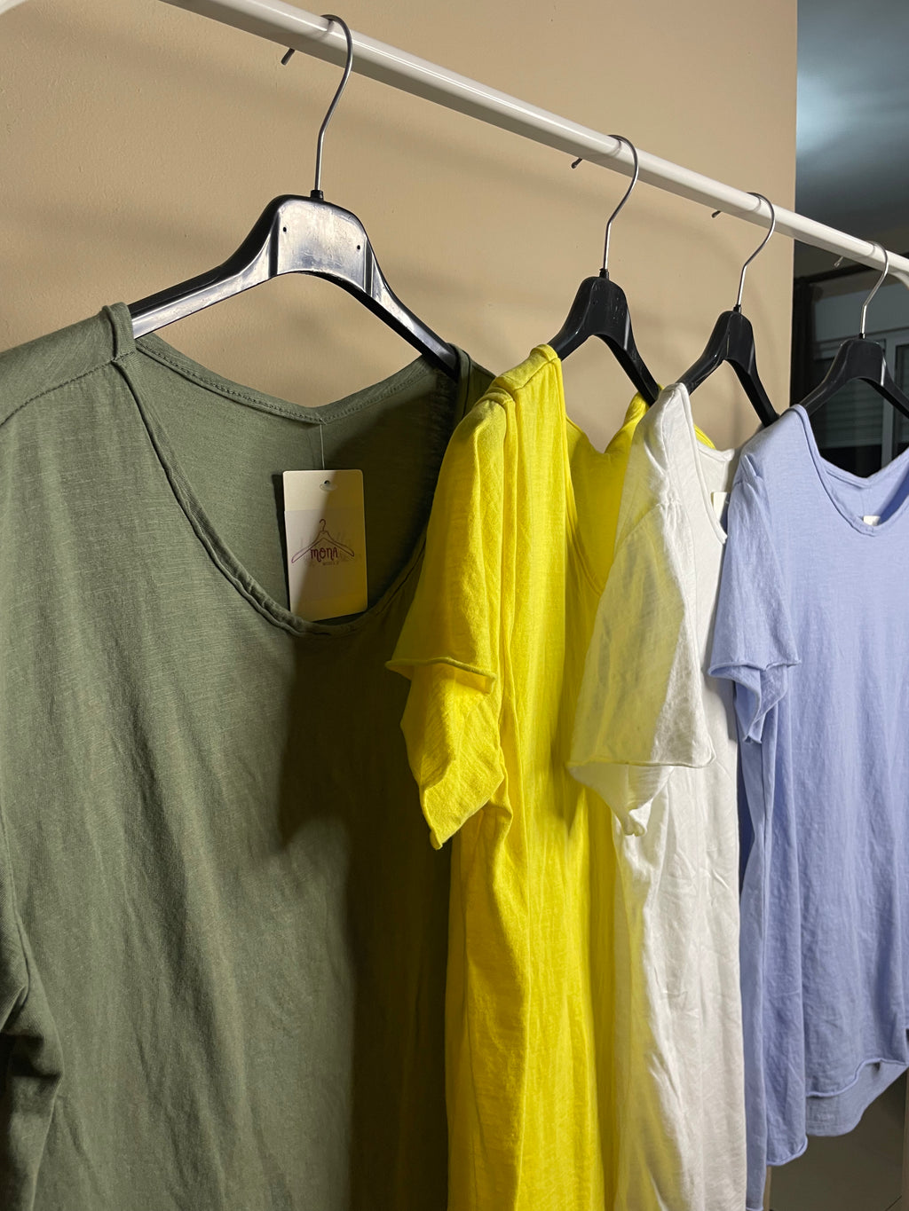 CAMISETAS BÁSICAS