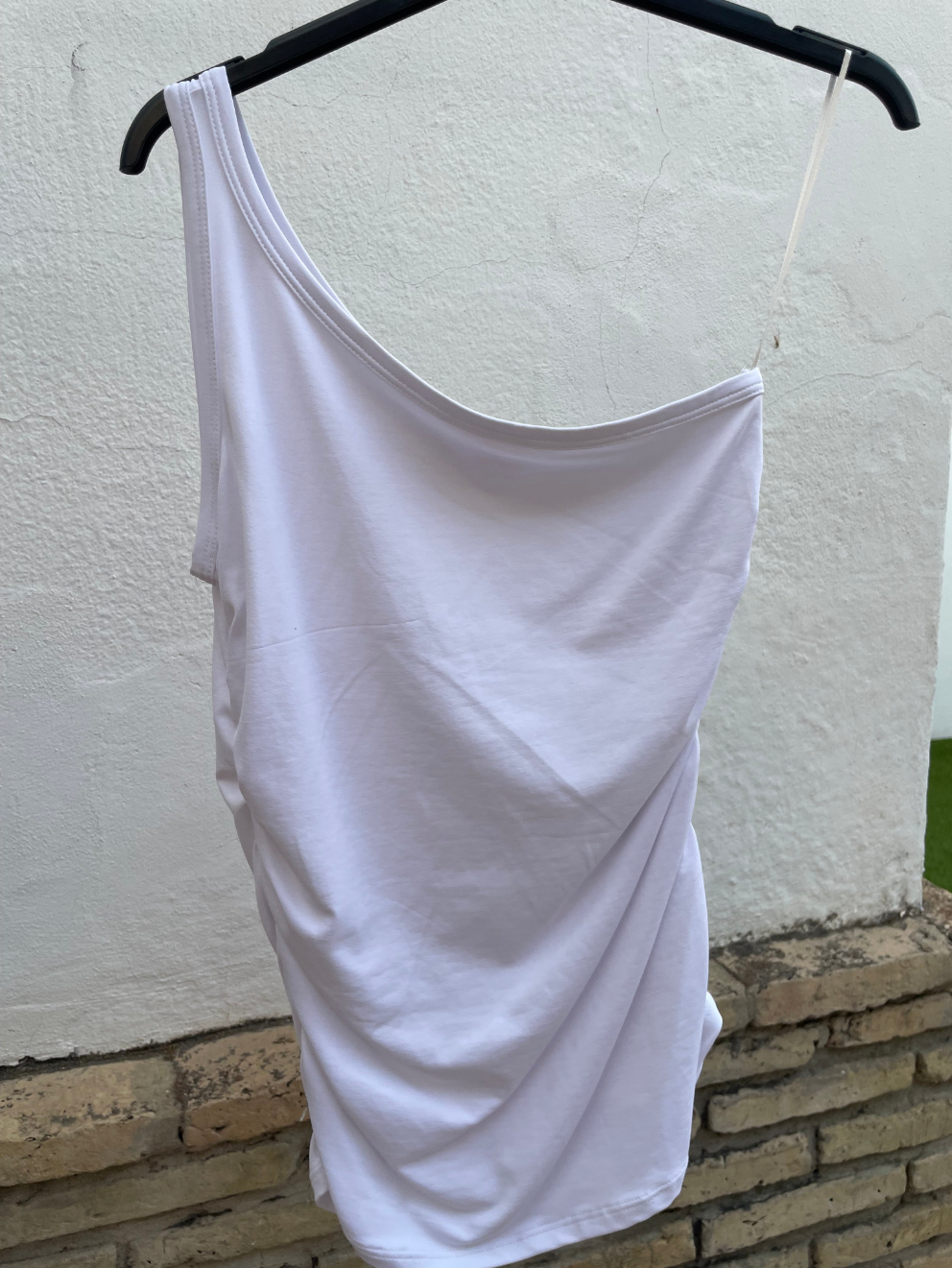 CAMISETA ASIMÉTRICA