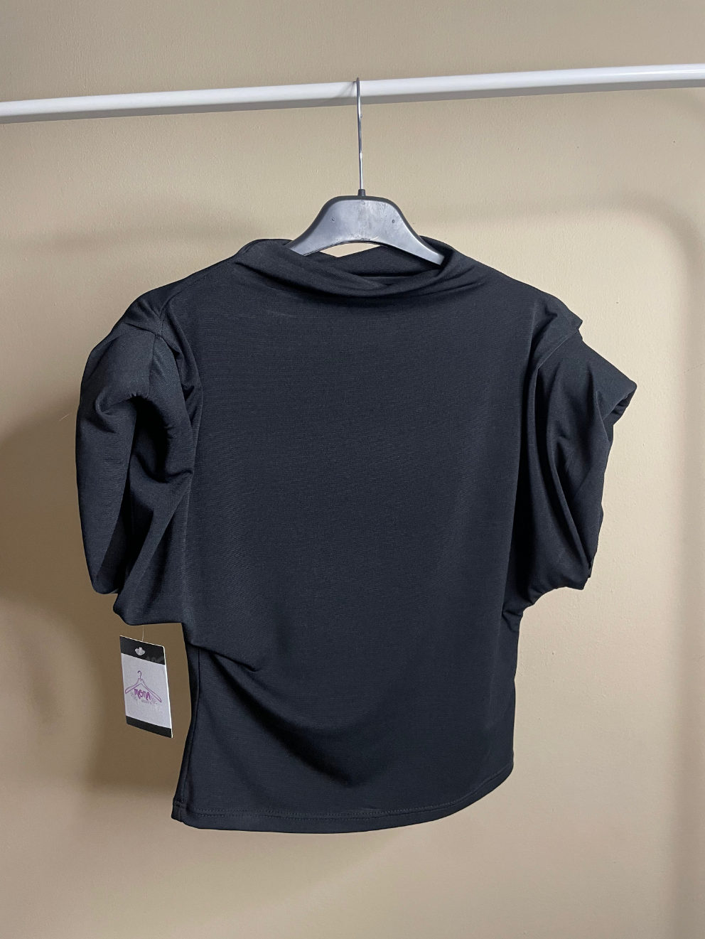 CAMISETA NEGRA