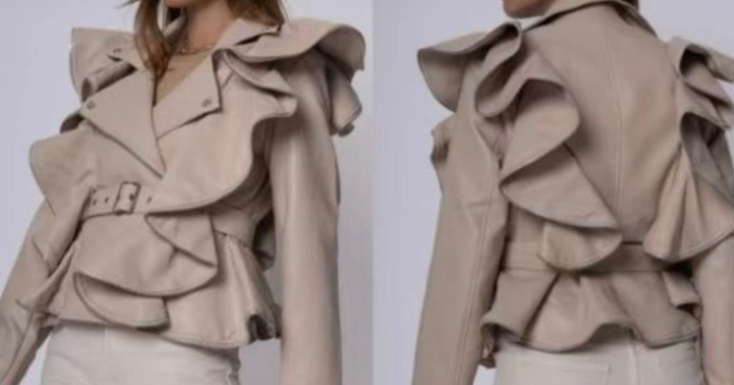 CHAQUETA POLIPIEL NEGRA  VOLANTES