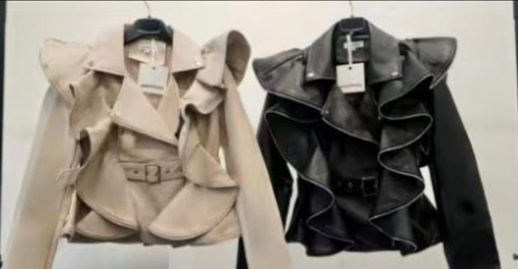 CHAQUETA POLIPIEL NEGRA  VOLANTES