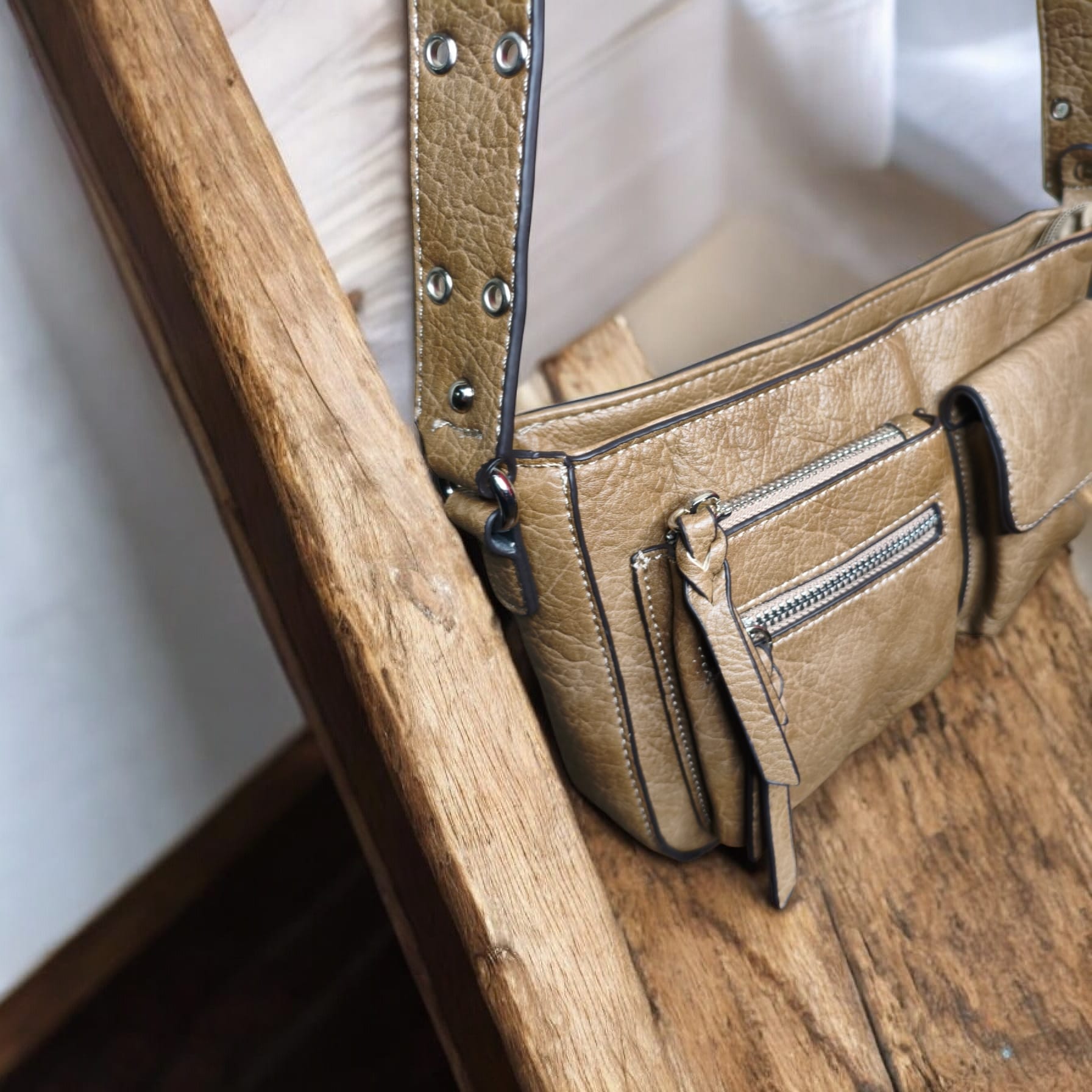 BOLSO BANDOLERA BOLSILLOS